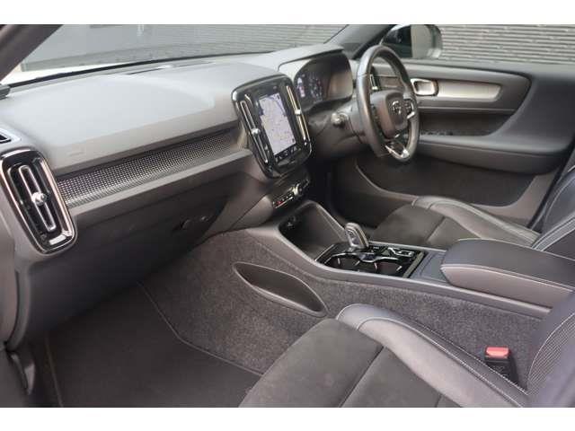 ＸＣ４０ Ｂ４　ＡＷＤ　Ｒデザイン　ＩＮＴＥＬＬＩＳＡＦＥ　ＡＣＣ　ｈ／ｋサウンド　純正ナビ　ＣａｒＰｌａｙ　ＢＴ　地デジ　ワイヤレス充電　３６０°　黒半革　シートＨ　Ｐシート　ステアＨ　ステアＳ　純正１９インチＡＷ　ＥＴＣ　ドラレコ（8枚目）