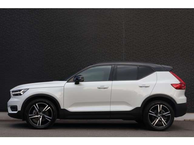 ＸＣ４０ Ｂ４　ＡＷＤ　Ｒデザイン　ＩＮＴＥＬＬＩＳＡＦＥ　ＡＣＣ　ｈ／ｋサウンド　純正ナビ　ＣａｒＰｌａｙ　ＢＴ　地デジ　ワイヤレス充電　３６０°　黒半革　シートＨ　Ｐシート　ステアＨ　ステアＳ　純正１９インチＡＷ　ＥＴＣ　ドラレコ（16枚目）