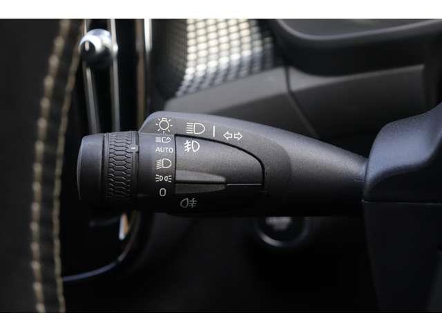 ＸＣ４０ Ｂ４　ＡＷＤ　Ｒデザイン　ＩＮＴＥＬＬＩＳＡＦＥ　ＡＣＣ　ｈ／ｋサウンド　純正ナビ　ＣａｒＰｌａｙ　ＢＴ　地デジ　ワイヤレス充電　３６０°　黒半革　シートＨ　Ｐシート　ステアＨ　ステアＳ　純正１９インチＡＷ　ＥＴＣ　ドラレコ（20枚目）