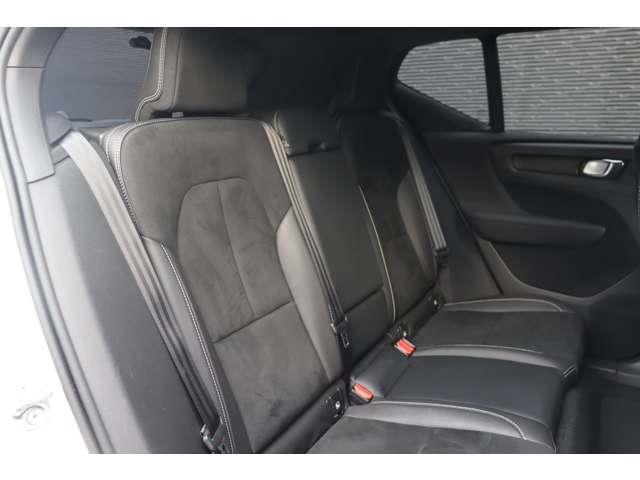 ＸＣ４０ Ｂ４　ＡＷＤ　Ｒデザイン　ＩＮＴＥＬＬＩＳＡＦＥ　ＡＣＣ　ｈ／ｋサウンド　純正ナビ　ＣａｒＰｌａｙ　ＢＴ　地デジ　ワイヤレス充電　３６０°　黒半革　シートＨ　Ｐシート　ステアＨ　ステアＳ　純正１９インチＡＷ　ＥＴＣ　ドラレコ（38枚目）