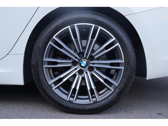 ＬＩＢＥＲＡＬＡの名前の由来はラテン語で「ｌｉｂｅｒａ：自由」と「ａｌａ：翼」を意味し、それらを組合せた造語です。自由な翼を得て思う存分人生を謳歌して欲しいという願いが込められています。