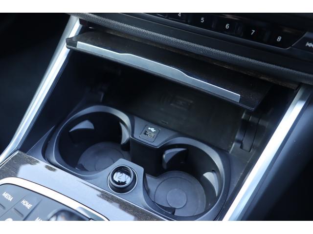 ＬＩＢＥＲＡＬＡの名前の由来はラテン語で「ｌｉｂｅｒａ：自由」と「ａｌａ：翼」を意味し、それらを組合せた造語です。自由な翼を得て思う存分人生を謳歌して欲しいという願いが込められています。