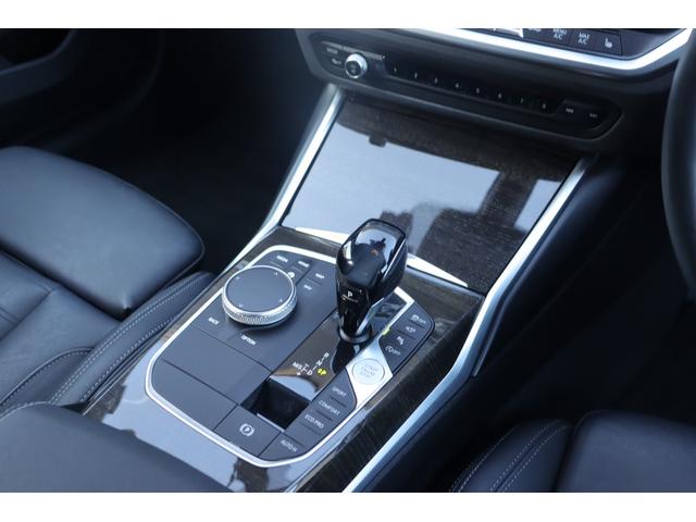 ＬＩＢＥＲＡＬＡの名前の由来はラテン語で「ｌｉｂｅｒａ：自由」と「ａｌａ：翼」を意味し、それらを組合せた造語です。自由な翼を得て思う存分人生を謳歌して欲しいという願いが込められています。