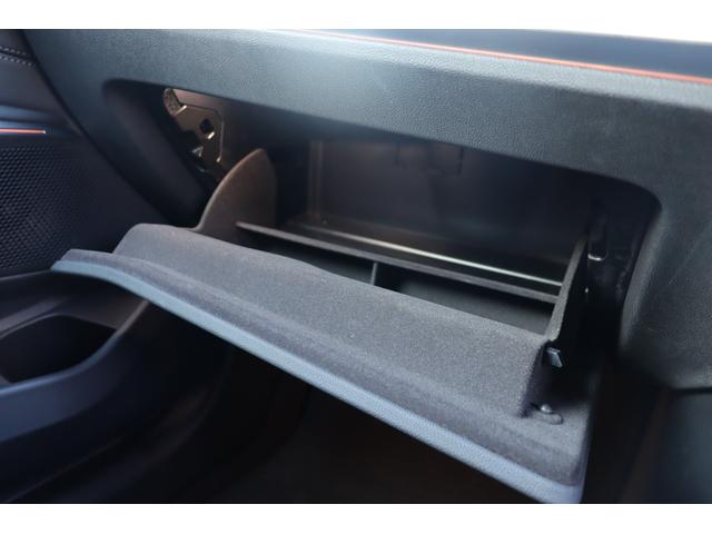 ＬＩＢＥＲＡＬＡの名前の由来はラテン語で「ｌｉｂｅｒａ：自由」と「ａｌａ：翼」を意味し、それらを組合せた造語です。自由な翼を得て思う存分人生を謳歌して欲しいという願いが込められています。