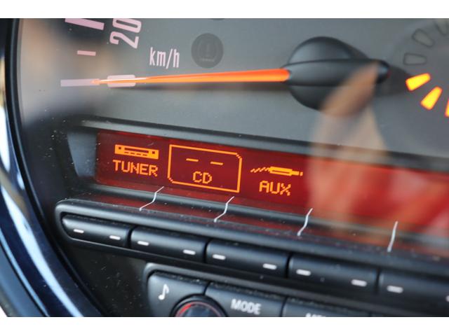 ＭＩＮＩ クーパーＤ　クロスオーバー　禁煙車　純正オーディオ　ＡＵＸ　ＣＤ　キセノンヘッドライト　オートライト　フロント／リアフォグ　アンビエントライト　純正フロアマット　純正１６インチＡＷ　社外ＥＴＣ　リモコンキー　スペアキー１本あり（31枚目）