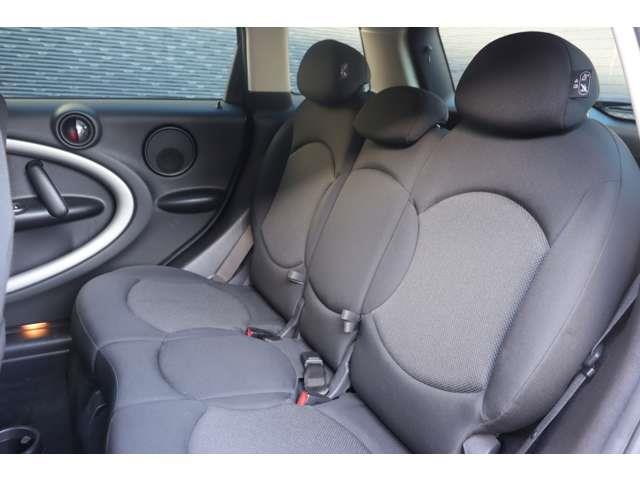 ＭＩＮＩ クーパーＤ　クロスオーバー　禁煙車　純正オーディオ　ＡＵＸ　ＣＤ　キセノンヘッドライト　オートライト　フロント／リアフォグ　アンビエントライト　純正フロアマット　純正１６インチＡＷ　社外ＥＴＣ　リモコンキー　スペアキー１本あり（40枚目）