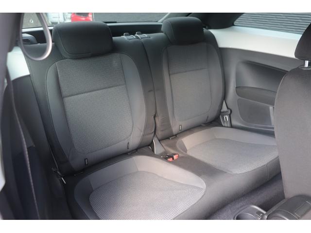 ザ・ビートル デザイン 保証書 クルコン 社外ナビ 地デジ Bluetooth CD/DVD AUX LEDヘッドライト F/Rフォグ 純正16インチAW 純正フロアマット ETC 純正ドラレコ前後 リモコンキー スペアキー(57枚目)