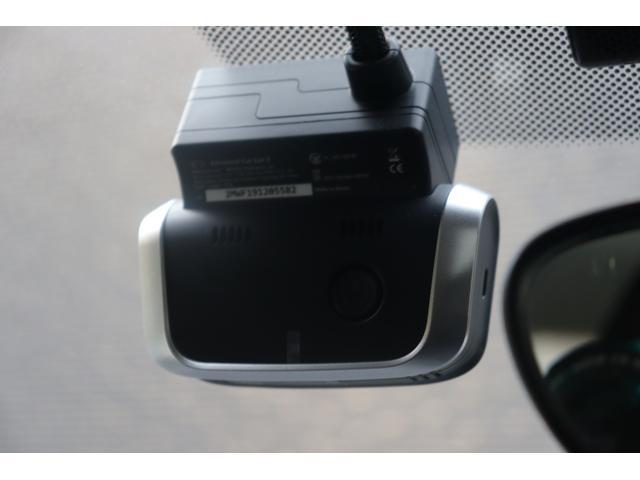 ＭＩＮＩ クーパーＤ　インテリジェントＳ　ＵＪテールランプ　クルコン　純正ナビ　ＢＴ　Ｂカメラ　コーナーＳ　黒革　シートＨ　ＬＥＤ　Ａライト　Ｆ／Ｒフォグ　Ａワイパー　ステアＳ　純正１５インチＡＷ　ＥＴＣ　純正前後ドラレコ（6枚目）