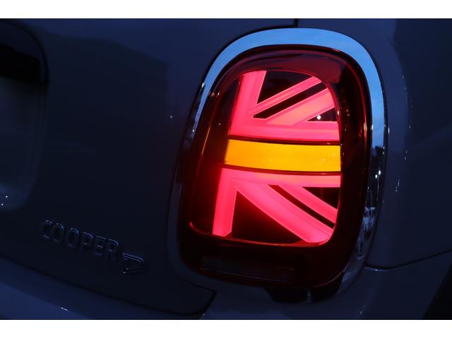 ＭＩＮＩ クーパーＤ　インテリジェントＳ　ＵＪテールランプ　クルコン　純正ナビ　ＢＴ　Ｂカメラ　コーナーＳ　黒革　シートＨ　ＬＥＤ　Ａライト　Ｆ／Ｒフォグ　Ａワイパー　ステアＳ　純正１５インチＡＷ　ＥＴＣ　純正前後ドラレコ（63枚目）
