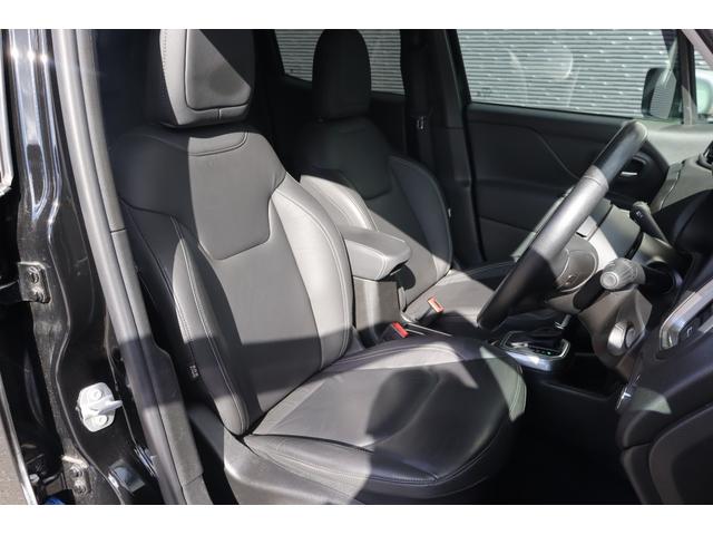 ジープ・レネゲード リミテッド　ＡＣＣ　ＢＳＭ　衝突被害軽減ブレーキ　純正ナビ　ＣａｒＰｌａｙ　地デジ　Ｂｌｕｅｔｏｏｔｈ　Ｂカメラ　　Ｐセンサー　ドラレコ前後　黒革　シートＨ　Ｐシート　ステアＨ　ステアＳ　コーナーＳ　ＥＴＣ（11枚目）