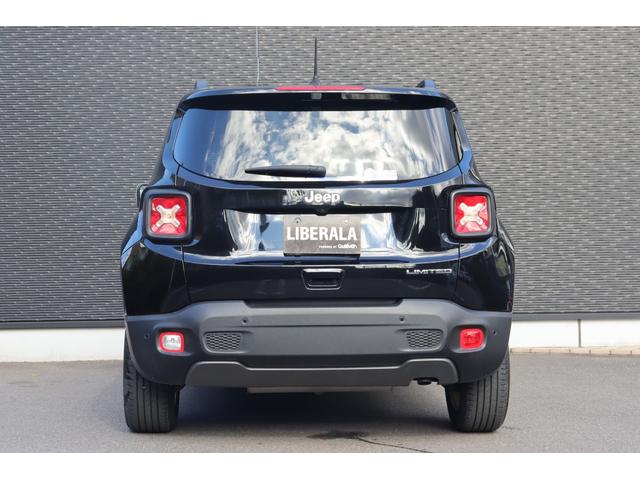 ジープ・レネゲード リミテッド　ＡＣＣ　ＢＳＭ　衝突被害軽減ブレーキ　純正ナビ　ＣａｒＰｌａｙ　地デジ　Ｂｌｕｅｔｏｏｔｈ　Ｂカメラ　　Ｐセンサー　ドラレコ前後　黒革　シートＨ　Ｐシート　ステアＨ　ステアＳ　コーナーＳ　ＥＴＣ（20枚目）