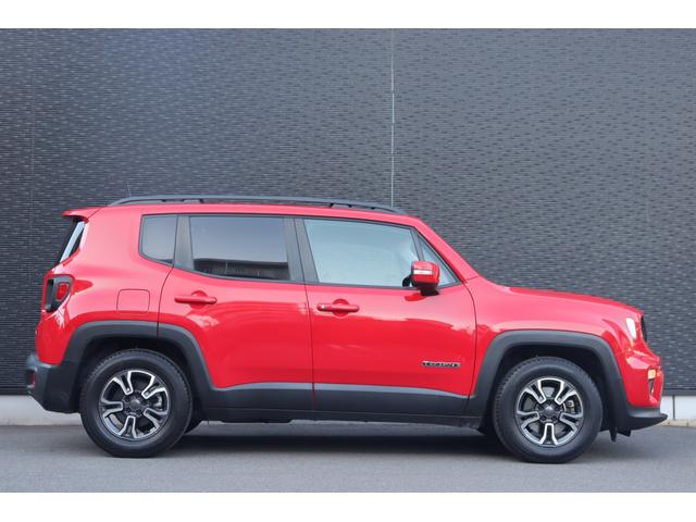 ジープ・レネゲード ロンジチュード　衝突軽減　ＢＳＭ　純正ディスプレイＡ　ＣａｒＰｌａｙ　ＢＴ　ＵＳＢ　ＡＵＸ　Ｂカメラ　コーナーＳ　ステアＳ　ハロゲンライト　Ｆ／Ｒフォグ　純正１６インチＡＷ　純正フロアマット　ＥＴＣ　社外ドラレコ（22枚目）