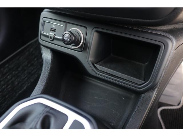 ジープ・レネゲード ロンジチュード　衝突軽減　ＢＳＭ　純正ディスプレイＡ　ＣａｒＰｌａｙ　ＢＴ　ＵＳＢ　ＡＵＸ　Ｂカメラ　コーナーＳ　ステアＳ　ハロゲンライト　Ｆ／Ｒフォグ　純正１６インチＡＷ　純正フロアマット　ＥＴＣ　社外ドラレコ（38枚目）