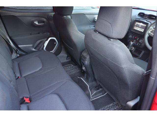 ジープ・レネゲード ロンジチュード　衝突軽減　ＢＳＭ　純正ディスプレイＡ　ＣａｒＰｌａｙ　ＢＴ　ＵＳＢ　ＡＵＸ　Ｂカメラ　コーナーＳ　ステアＳ　ハロゲンライト　Ｆ／Ｒフォグ　純正１６インチＡＷ　純正フロアマット　ＥＴＣ　社外ドラレコ（52枚目）
