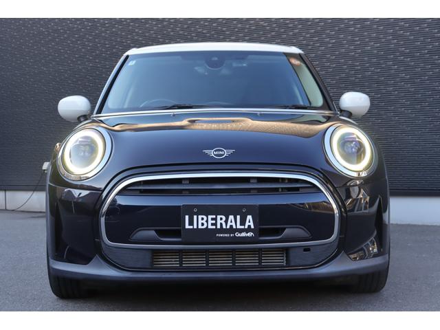 ＭＩＮＩ クーパーＤ　インテリジェントＳ　クルーズコントロール　純ナビ　ＢＴ　Ｂカメラ　ＵＳＢ　半革　純正ドラレコ　Ａライト　ＬＥＤヘッドライト　Ａワイパー　純正フロアマット　純正１６ＡＷ　ＵＪテールランプ　ＥＴＣ　禁煙車（19枚目）