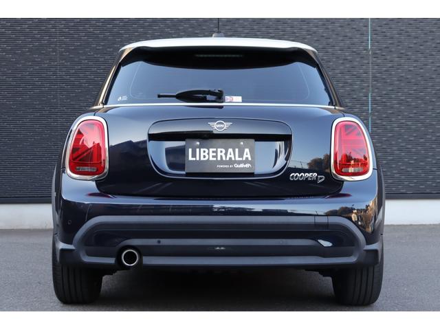 ＭＩＮＩ クーパーＤ　インテリジェントＳ　クルーズコントロール　純ナビ　ＢＴ　Ｂカメラ　ＵＳＢ　半革　純正ドラレコ　Ａライト　ＬＥＤヘッドライト　Ａワイパー　純正フロアマット　純正１６ＡＷ　ＵＪテールランプ　ＥＴＣ　禁煙車（20枚目）