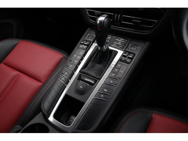 マカン マカン　スポクロＰＫＧ　ＡＣＣ　純正ナビ　ＣａｒＰｌａｙ　ＢＴ　ＵＳＢ　３６０°　黒赤革　シートＨ　Ｐシート　ステアＳ　Ｐシフト　ＬＥＤ　Ａハイビーム　コーナーＳ　純２０インチＡＷ　４ＷＤ　ＥＴＣ　スペアキー（46枚目）