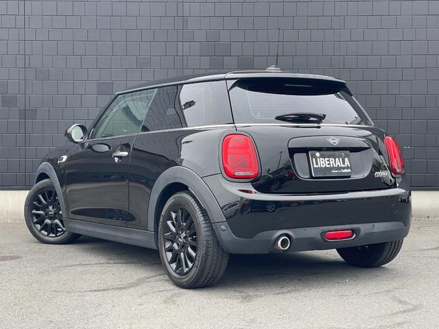 ＭＩＮＩ クーパー　ＬＣＩモデルＭＩＮＩドライビングアシストＡＣＣブラックレザーシート　シートヒーター　バックカメラ社外インターフェースフルセグＴＶ　ドライブレコーダー　ブラックアクセントトリム　アンビエントライト（58枚目）