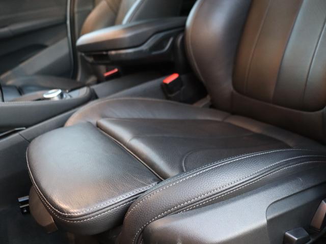 Ｘ１ ｘＤｒｉｖｅ　１８ｄ　Ｍスポーツ　ＬＣＩモデル　ＨｉＬｉｎｅパッケージブラックレザーシート　／シートヒーター　ＩＤｒｉｖｅＨＤＤナビＢｌｕｅｔｏｏｔｈバックカメラ　インテリジェントＳＦＴ衝突軽減ブレーキ車線逸脱警告ＡＣＣ　Ｃアクセス（17枚目）