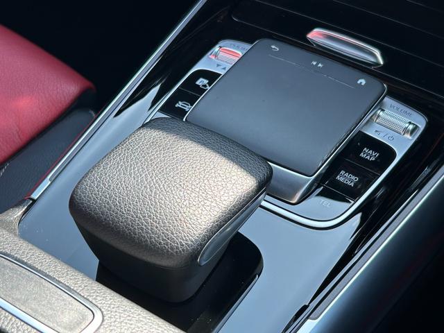 Ｂクラス Ｂ１８０　レザーエクスクルーシブＰＫＧ　ＭＢＵＸナビフルセグＴＶ　ＢｌｕｅｔｏｏｔｈアドバンスドＰＫＧ全方位カメラヘッドアップディスプレイ赤黒レザーシート　シートヒーター　メモリーパワーシートパワーバックドア（29枚目）