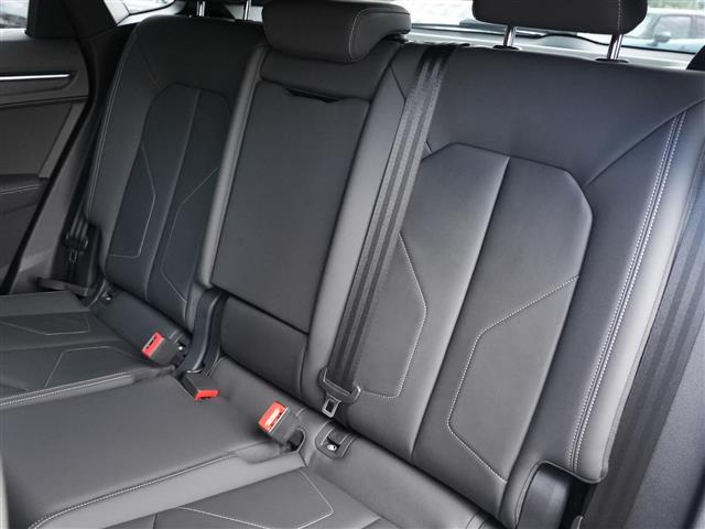 Ｑ３ ３５ＴＦＳＩ　Ｓライン　ワンオーナー　ＡｕｄｙプレセンスＡＣＣレーンアシストサイドアシスト　ＭＭＩナビフルセグＴＶ　Ｂｌｕｅｔｏｏｔｈ全方位カメラブラックレザーシートシートヒーター　パワーバックドア　ドライブセレクトドラレコ（9枚目）