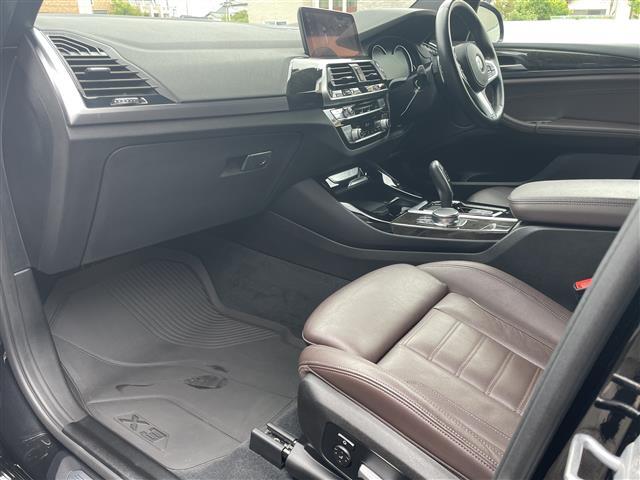 Ｘ３ ｘＤｒｉｖｅ　２０ｄ　Ｍスポーツ　インテリジェントセーフティ　衝突軽減ブレーキＡＣＣ車線逸脱ブラインドスポットモカレザーシート　シートヒーター　前席パワーシートＩＤｒｉｖｅＨＤＤナビフルセグＴＶ　Ｂｌｕｅｔｏｏｔｈ全方位カメラドラレコ（5枚目）