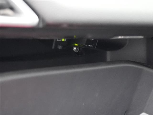 Ｆペイス Ｒ－スポーツ　ワンオーナー　ＩＮＣＯＮＴＲＯＬ　ＴＯＵＣＨ　ＰＲＯナビフルセグＴＶＢｌｕｅｔｏｏｔｈ全方位カメラ　ＭＥＲＩＤＩＡＮサラウンド　ハーフレザーシートシートヒーターＬアダプティブＬＥＤヘッドライト（6枚目）