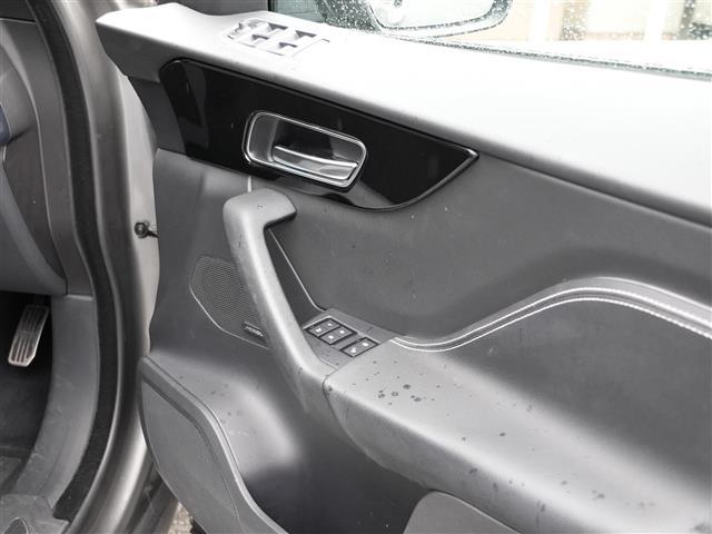 Ｆペイス Ｒ－スポーツ　ワンオーナー　ＩＮＣＯＮＴＲＯＬ　ＴＯＵＣＨ　ＰＲＯナビフルセグＴＶＢｌｕｅｔｏｏｔｈ全方位カメラ　ＭＥＲＩＤＩＡＮサラウンド　ハーフレザーシートシートヒーターＬアダプティブＬＥＤヘッドライト（17枚目）