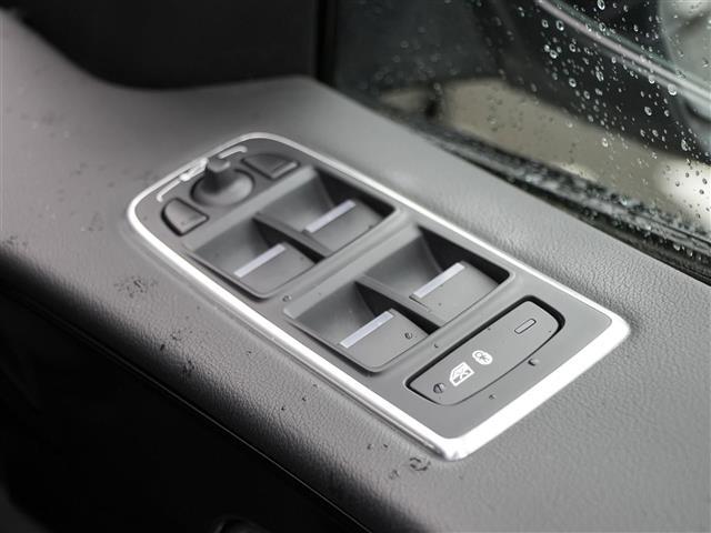 Ｆペイス Ｒ－スポーツ　ワンオーナー　ＩＮＣＯＮＴＲＯＬ　ＴＯＵＣＨ　ＰＲＯナビフルセグＴＶＢｌｕｅｔｏｏｔｈ全方位カメラ　ＭＥＲＩＤＩＡＮサラウンド　ハーフレザーシートシートヒーターＬアダプティブＬＥＤヘッドライト（19枚目）