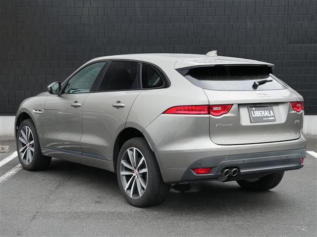 Ｆペイス Ｒ－スポーツ　ワンオーナー　ＩＮＣＯＮＴＲＯＬ　ＴＯＵＣＨ　ＰＲＯナビフルセグＴＶＢｌｕｅｔｏｏｔｈ全方位カメラ　ＭＥＲＩＤＩＡＮサラウンド　ハーフレザーシートシートヒーターＬアダプティブＬＥＤヘッドライト（43枚目）