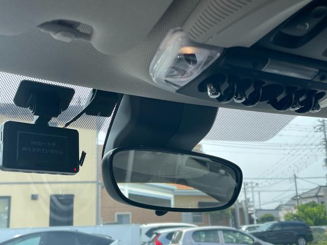 ＭＩＮＩ クーパー　ＬＣＩモデルインテリセーフティ軽減ブレーキｈａｒｍａｎ／ｋａｒｄｏｎサラウンドブラックハーフレザーシート　シートヒーター　コンフォートアクセス純正ナビ　ＢｌｕｅｔｏｏｔｈバックカメラＥＴＣＵＫテール（17枚目）