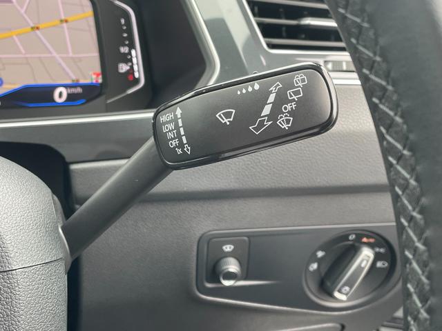 ティグアン ＴＳＩ　Ｒライン　１オーナー　パノラマＳＲブラックレザーシートｈａｒｍａｎ／ｋａｒｄｏｎ　ＤｉｓｃｏｖｅｒＰＲＯデジタルメーターヘッドアップディスプレイアンビエントライト　フロントアシスト　サイドアシストＢＳＭドラレコ（40枚目）