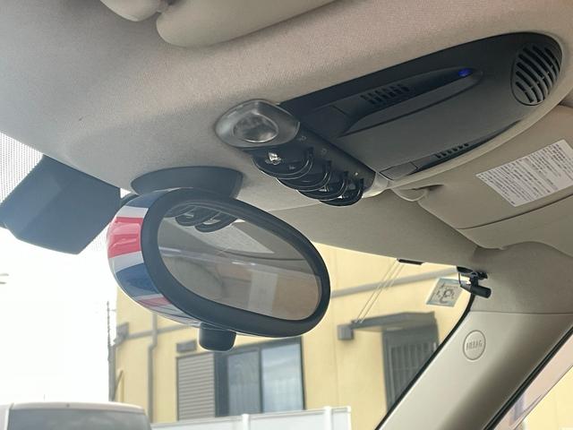 MINI クーパーS クロスオーバー オール4 アイボリーレザーシートシートヒーターカロッツェリアサイバーナビフルセグTVBluetooth HIDヘッドライト アンビエントライト 電動格納ミラーUKドアミラーUKルームミラーガラスフィルム施工(21枚目)