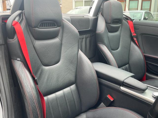 ＳＬＫ ＳＬＫ２００エクスクルーシブ　ＡＭＧスポーツＰＫＧ　レーダーセーフティ軽減ブレーキＡＣＣレーンキープＢＳＭマジックスカイルーフ　エアスカーフ　ＣｏｍｍａｎｄＨＤＤナビフルセグＴＶＢｌｕｅｔｏｏｔｈパークトロニック　キーレスゴー（7枚目）