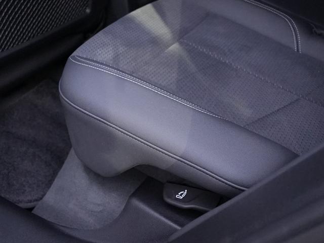 Ｑ５スポーツバック ４０ＴＤＩクワトロ　Ｓライン　ブラックスタイリングＰＫＧマトリクスＬＥＤヘッドライトＡｕｄｙプレセンスレーンアシストサイドアシストＭＭＩナビＢｌｕｅｔｏｏｔｈサラウンドカメラ３ＺＯＮＥエアコンバーチャルコクピット前後ドラレコ（17枚目）