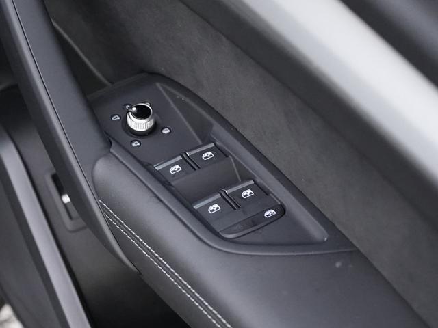 Ｑ５スポーツバック ４０ＴＤＩクワトロ　Ｓライン　ブラックスタイリングＰＫＧマトリクスＬＥＤヘッドライトＡｕｄｙプレセンスレーンアシストサイドアシストＭＭＩナビＢｌｕｅｔｏｏｔｈサラウンドカメラ３ＺＯＮＥエアコンバーチャルコクピット前後ドラレコ（30枚目）