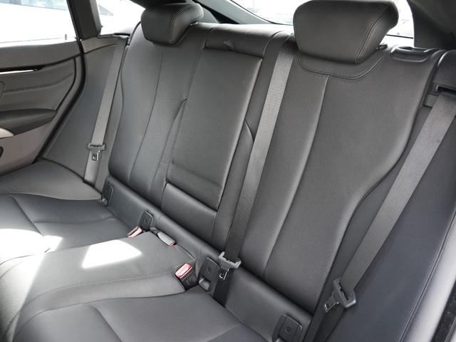 4シリーズ 435iグランクーペ Mスポーツ インテリジェントセーフティACC車線逸脱警告IDriveHDDナビフルセグTVBluetoothバックカメラブラックレザーシートシートヒーターパワーバックドア前後PDCコンフォートアクセスフィルム施工(11枚目)