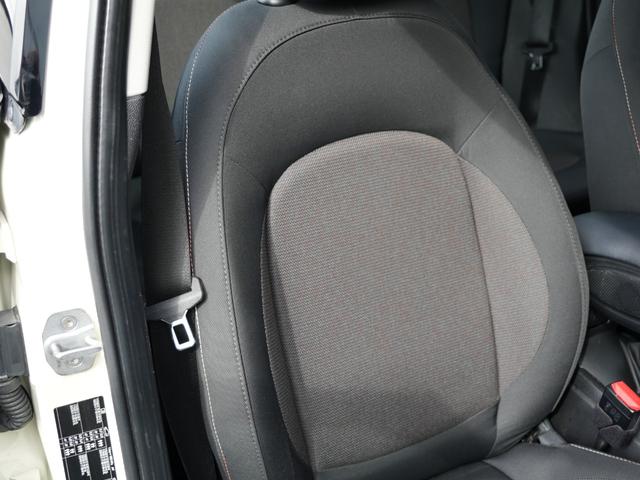 ＭＩＮＩ ヴィクトリア　特別仕様車　純正ナビＢｌｕｅｔｏｏｔｈ　ＬＥＤヘッドライト　ＬＥＤフォグランプ　アイドリングストップ　電動格納ミラー　ペッパーＰＫＧ　ルーフスポイラー　キーレス　ＥＴＣ（18枚目）