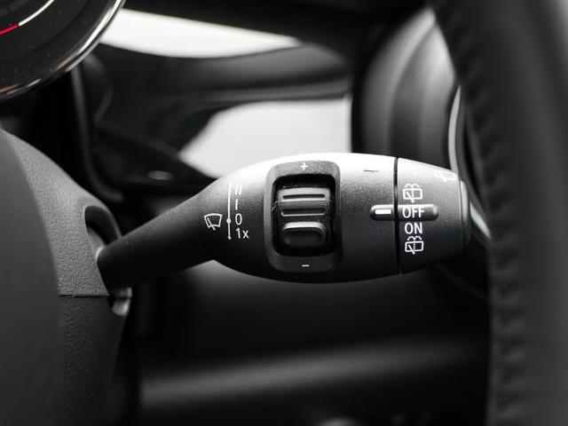 ＭＩＮＩ クーパーＤ　クラシック・トリム　クラシックトリムインテリジェントセーフティ衝突軽減ブレーキ　ディスプレイオーディオＣａｒｐｌａｙ対応ＭＩＮＩＡｐｐ対応バックカメラハーフレザーシートＭＩＮＩドライビングＭＯＤＥコンフォートアクセス（28枚目）