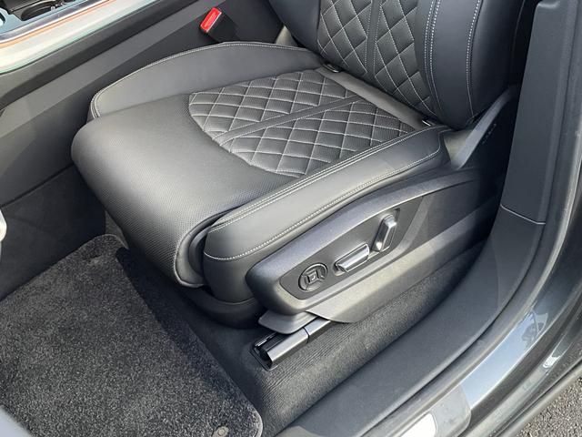 Q8 55TFSIクワトロ Sライン Slineplusパッケージシートベンチレーションマッサージ エクステンデッドレザーパッケージ コンフォートアシスタンスパッケージブラック/ロックグレーステッチ バルコナレザーBang&Olufsen(9枚目)