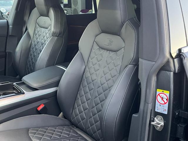 Q8 55TFSIクワトロ Sライン Slineplusパッケージシートベンチレーションマッサージ エクステンデッドレザーパッケージ コンフォートアシスタンスパッケージブラック/ロックグレーステッチ バルコナレザーBang&Olufsen(10枚目)