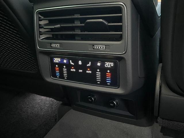 Q8 55TFSIクワトロ Sライン Slineplusパッケージシートベンチレーションマッサージ エクステンデッドレザーパッケージ コンフォートアシスタンスパッケージブラック/ロックグレーステッチ バルコナレザーBang&Olufsen(20枚目)