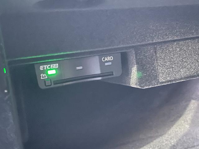 Q8 55TFSIクワトロ Sライン Slineplusパッケージシートベンチレーションマッサージ エクステンデッドレザーパッケージ コンフォートアシスタンスパッケージブラック/ロックグレーステッチ バルコナレザーBang&Olufsen(22枚目)