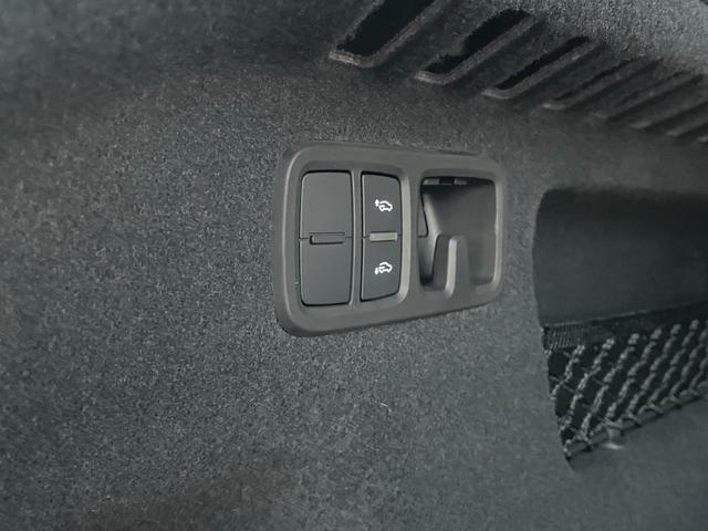 Q8 55TFSIクワトロ Sライン Slineplusパッケージシートベンチレーションマッサージ エクステンデッドレザーパッケージ コンフォートアシスタンスパッケージブラック/ロックグレーステッチ バルコナレザーBang&Olufsen(59枚目)