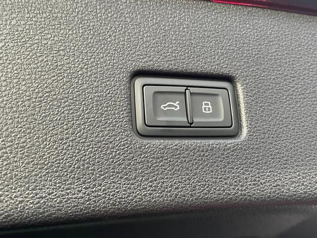 Q8 55TFSIクワトロ Sライン Slineplusパッケージシートベンチレーションマッサージ エクステンデッドレザーパッケージ コンフォートアシスタンスパッケージブラック/ロックグレーステッチ バルコナレザーBang&Olufsen(60枚目)