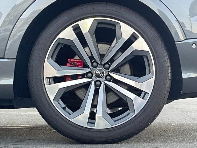 Q8 55TFSIクワトロ Sライン Slineplusパッケージシートベンチレーションマッサージ エクステンデッドレザーパッケージ コンフォートアシスタンスパッケージブラック/ロックグレーステッチ バルコナレザーBang&Olufsen(64枚目)