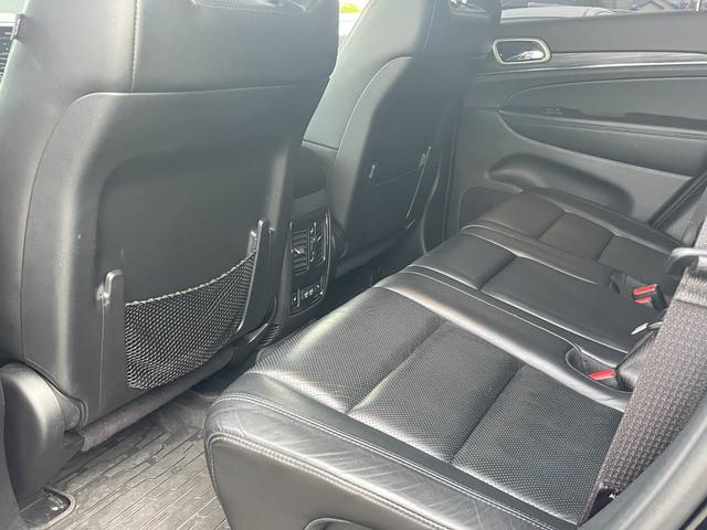 ジープ・グランドチェロキー リミテッド SRT8エンジンフード UconnectナビフルセグTVCarplayBluetoothブラックレザーシートベンチレーションシートヒーターサイドステップ20インチメッキアルミ前後ドライブレコーダー(11枚目)