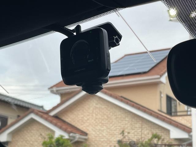 ジープ・グランドチェロキー リミテッド SRT8エンジンフード UconnectナビフルセグTVCarplayBluetoothブラックレザーシートベンチレーションシートヒーターサイドステップ20インチメッキアルミ前後ドライブレコーダー(17枚目)