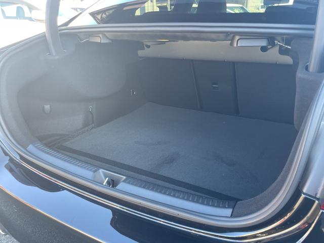 ＬＩＢＥＲＡＬＡでは多種多様の車種をご用意させていただいております。お客様がご納得いくまで、そのお車の持つ特性を五感すべてで感じ取っていただける場をご提供します。