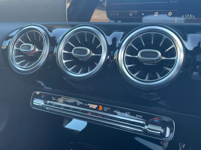 ご遠方の場合でも、下取り車両の金額を概算でお出しすることは可能でございます。車検証をお手元に、走行距離をご確認の上お問い合わせくださいませ。